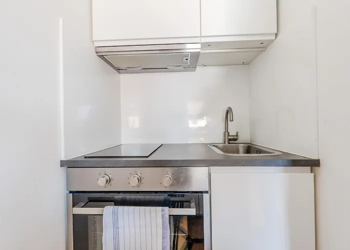 Whats-app Self-check-in - Studio, 5 Minutes To Center